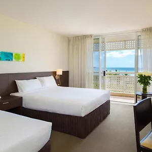 holiday-inn-cairns-harbourside.queenslandhotels.net/